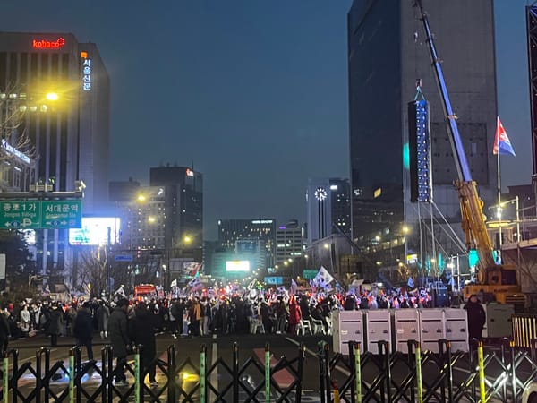 '청소년 극우화' 매도보다 설득을!